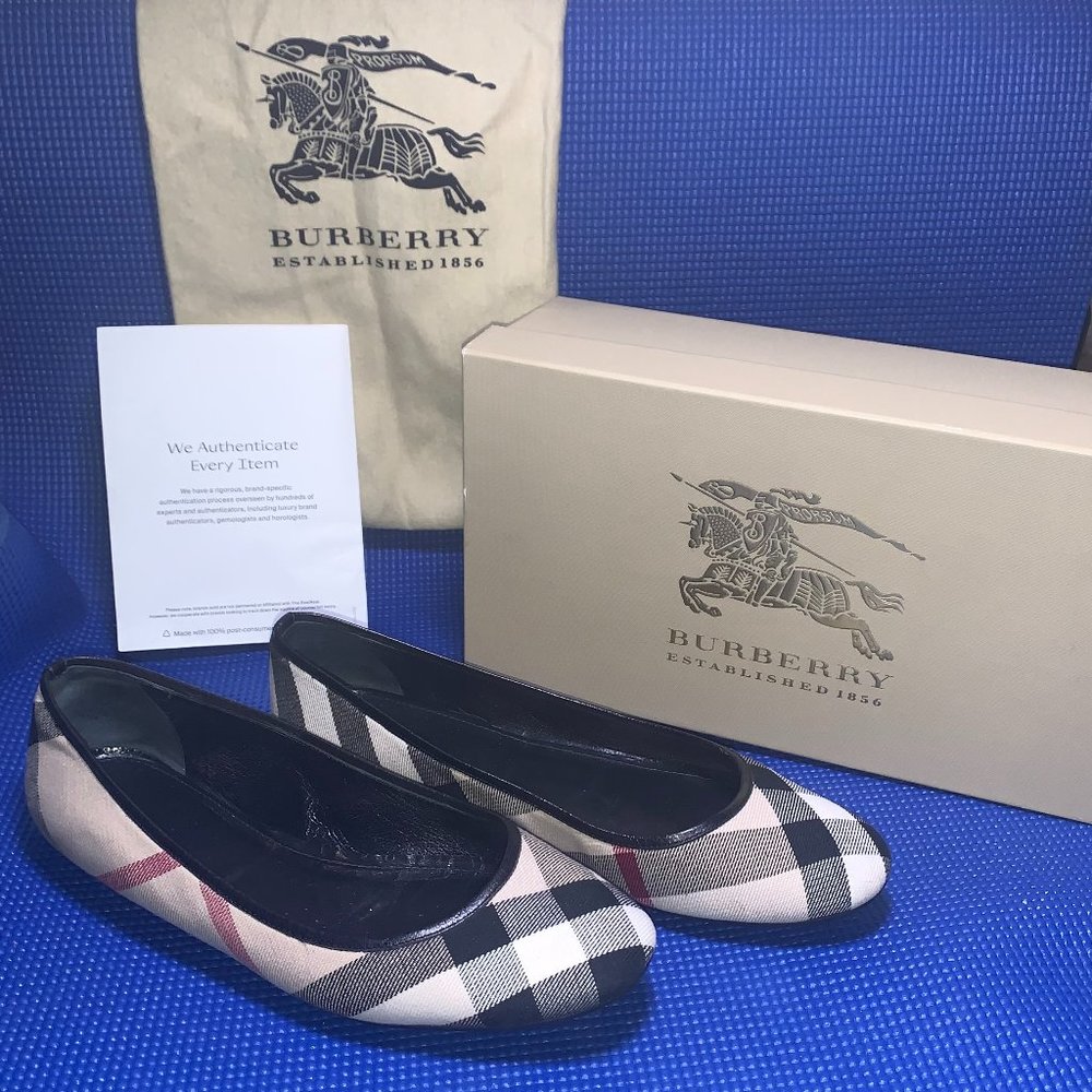 Burberry Nova Check flats